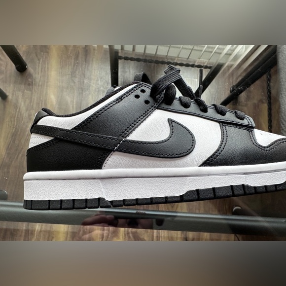 Nike Dunk Panda US 7 W - Picture 3 of 5